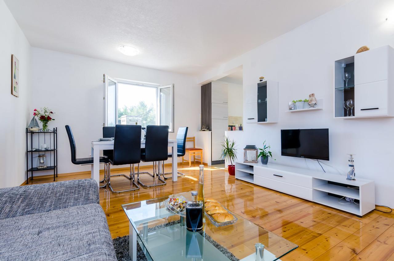Apartment & Rooms Mazdin Banici Экстерьер фото